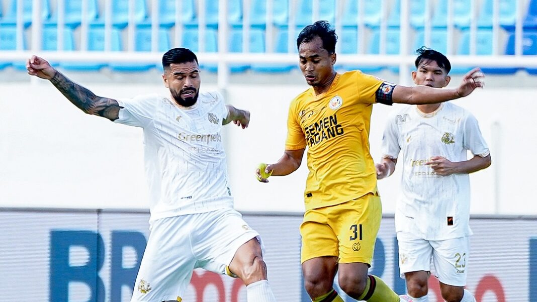 Arema FC Semen Padang