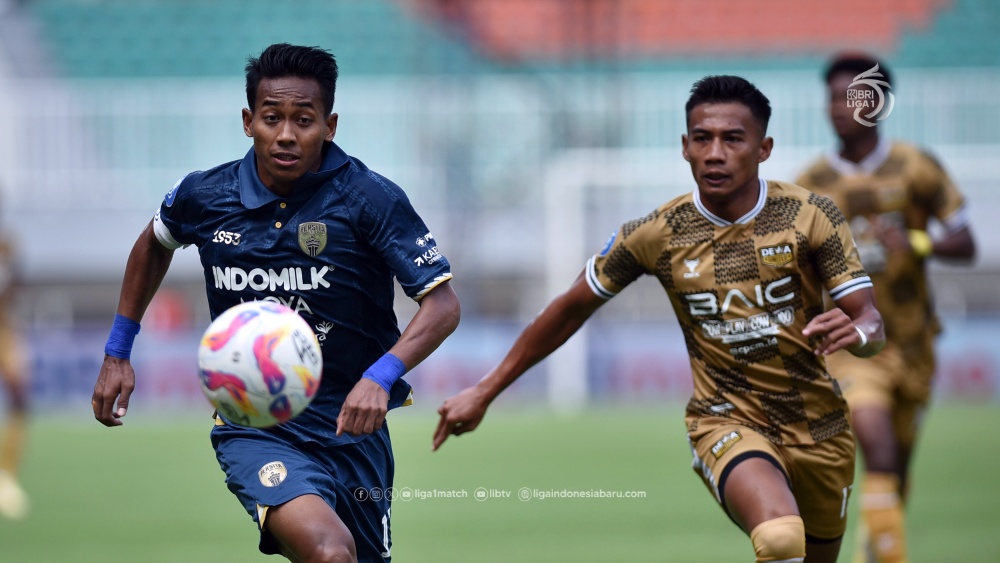 Stadion Pakansari akan menjadi saksi pertarungan seru antara Dewa United FC dan Persita Tangerang pada pekan ke-32 BRI Liga 1 2024/25.