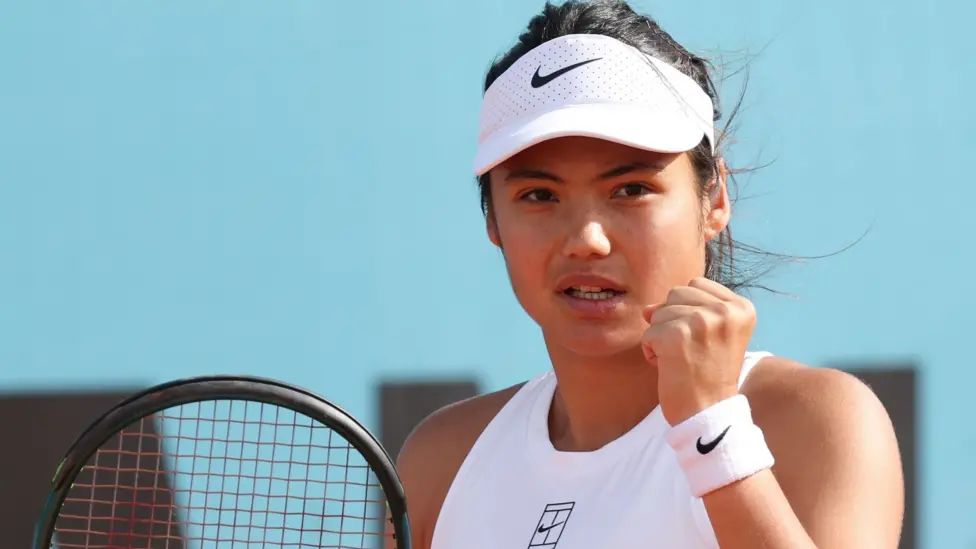 Emma Raducanu tengah menjalani fase krusial dalam karier tenisnya dengan pengaturan kepelatihan sekaligus kekhawatiran serius soal isu doping.