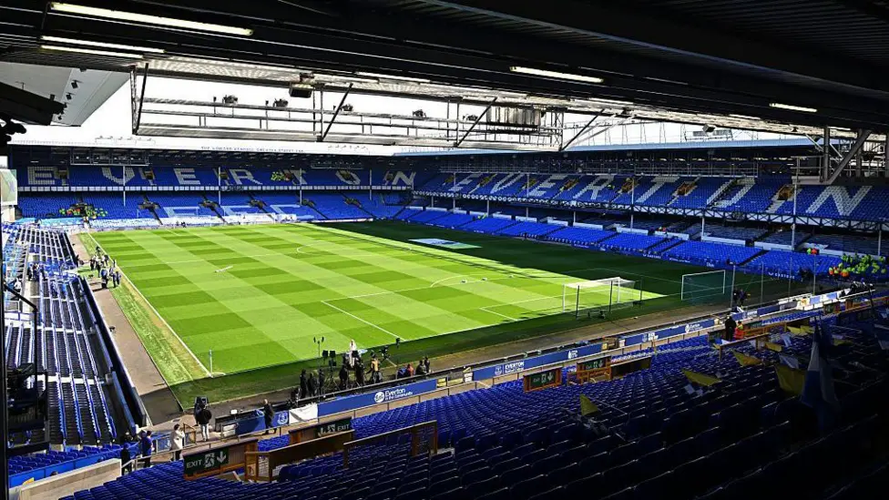 Goodison Park, stadion legendaris berusia 132 tahun, akan tetap berdiri dan menjadi markas baru bagi tim wanita Everton.