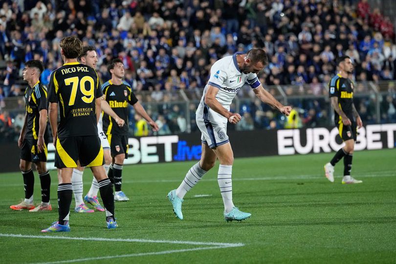 Kemenangan 0-2 Inter Milan atas Como masih belum cukup untuk membuat mereka juara Serie A 2024/25 setelah Napoli juga meraih kemenangan.