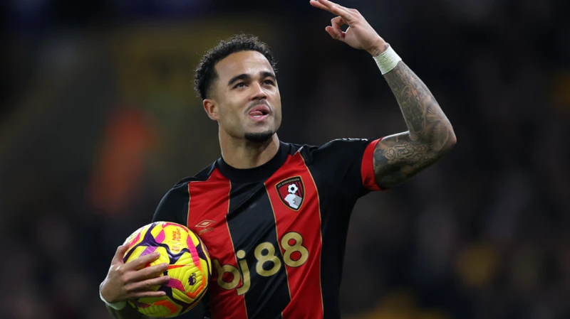 Perjalanan karier Justin Kluivert layaknya petualangan sepak bola antarnegara yang sudah bermain di liga top Eropa.