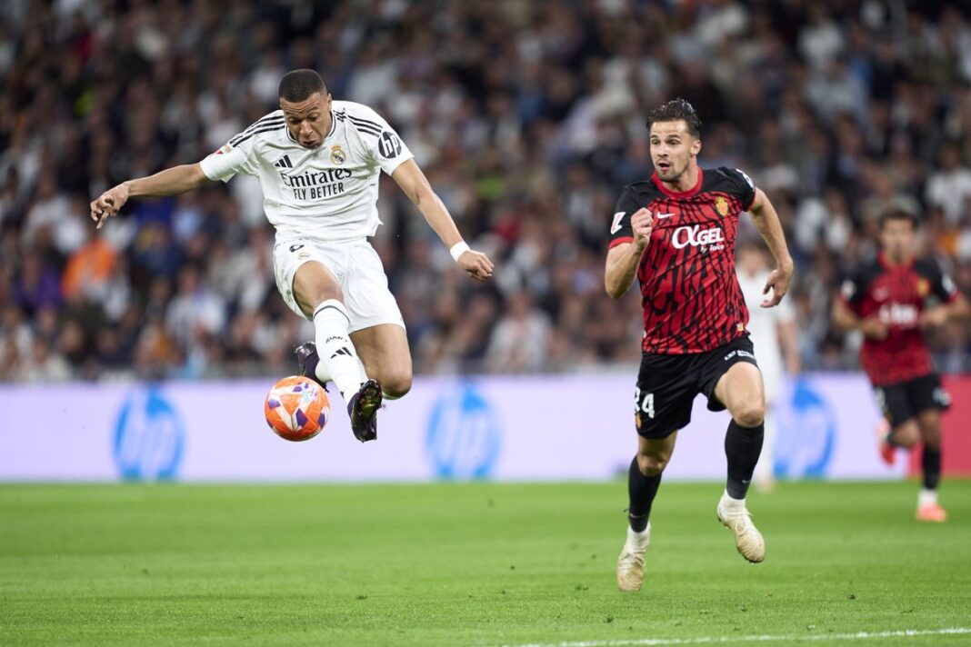 Real Madrid berhasil mengamankan tiga poin di Santiago Bernabeu setelah mengalahkan tamunya Real Mallorca dengan skor 2-1.
