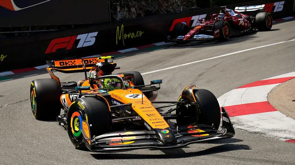 Max Verstappen mengaku tidak merasakan tekanan persaingan ketat di musim ini meski tertinggal 25 poin dari Oscar Piastri.