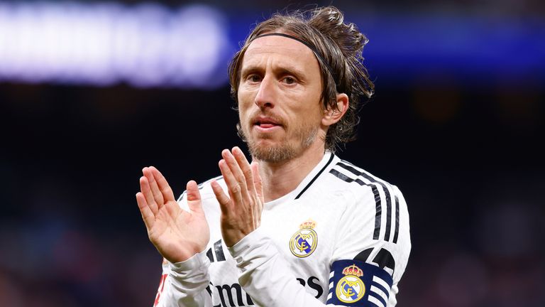 Gelandang legendaris Luka Modric secara resmi mengumumkan akan meninggalkan Real Madrid setelah Piala Dunia Antarklub musim panas ini.