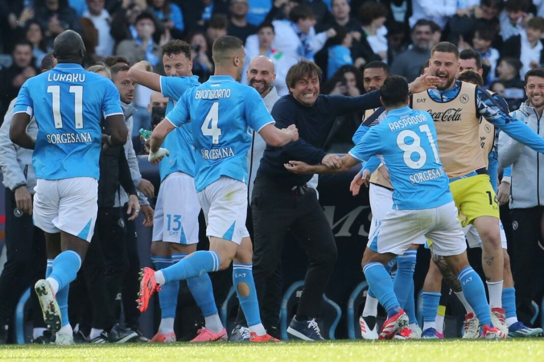Dua gol yang diciptakan Scott McTominay dan Romelu Lukaku membawa Napoli juara Serie A 2024/25 usai mengalahkan Cagliari 2-0.