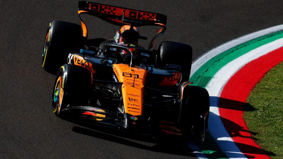 Oscar Piastri meraih hasil terbaik di hari pertama GP Emilia-Romagna usai mendominasi kedua sesi latihan bersama Lando Norris.
