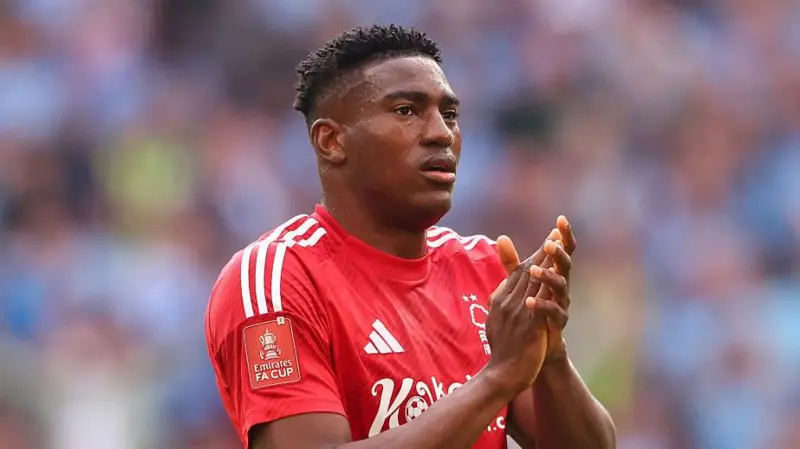 Penyerang Nottingham Forest, Taiwo Awoniyi, saat ini dalam keadaan koma setelah menjalani operasi pertama untuk menangani cedera perut.