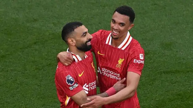 Mohamed Salah dengan tegas membela Trent Alexander-Arnold setelah bek kanan Liverpool itu mendapat cemoohan dari sebagian pendukung.