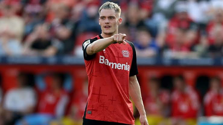 Pep Guardiola tak ingin bicarakan Florian Wirtz