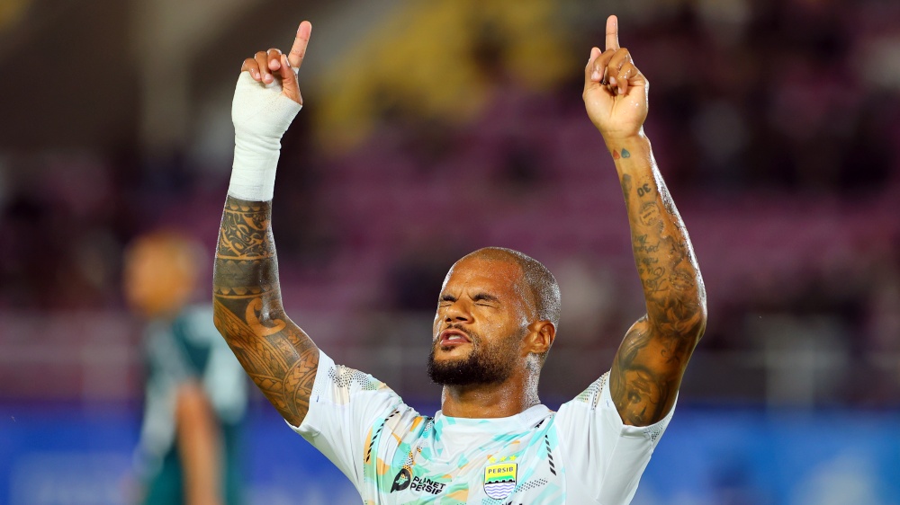 Persib Bandung memasuki musim baru dengan wajah yang sama sekali berbeda setelah memastikan kepergian seluruh pemain asing musim lalu.