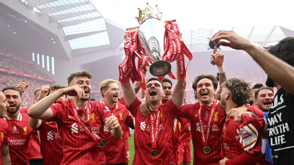 Spekulasi seputar masa depan Andy Robertson semakin memanas setelah Atletico Madrid dilaporkan serius ingin merekrutnya.