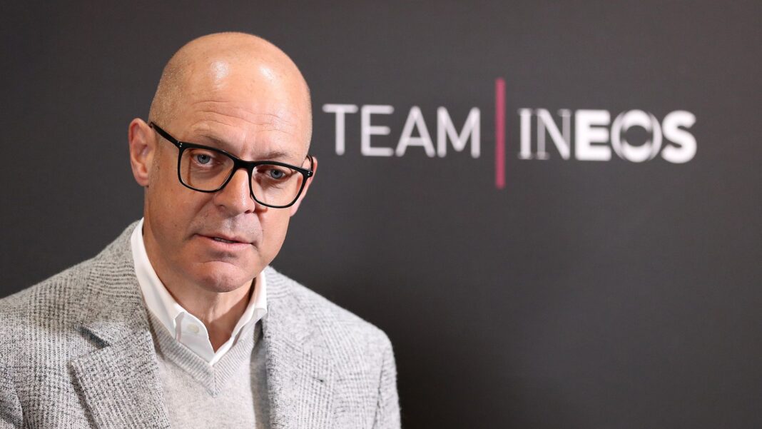 Sir Dave Brailsford, salah satu arsitek utama transformasi Manchester United akan mengurangi perannya secara aktif di klub.