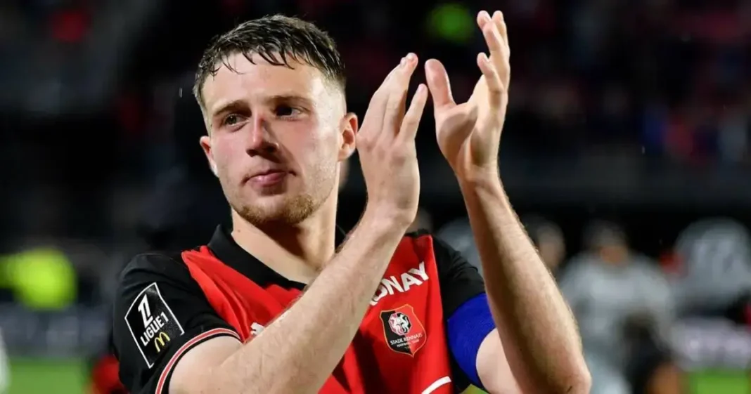 Bournemouth mengumumkan transfer bek kiri Prancis Adrien Truffert dari Rennes dengan nilai kesepakatan mencapai £14,4 juta.