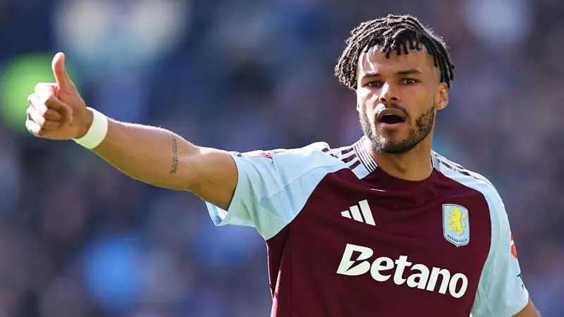Tyrone Mings memastikan masa depannya tetap bersama Aston Villa setelah menandatangani perpanjangan kontrak hingga 2027.