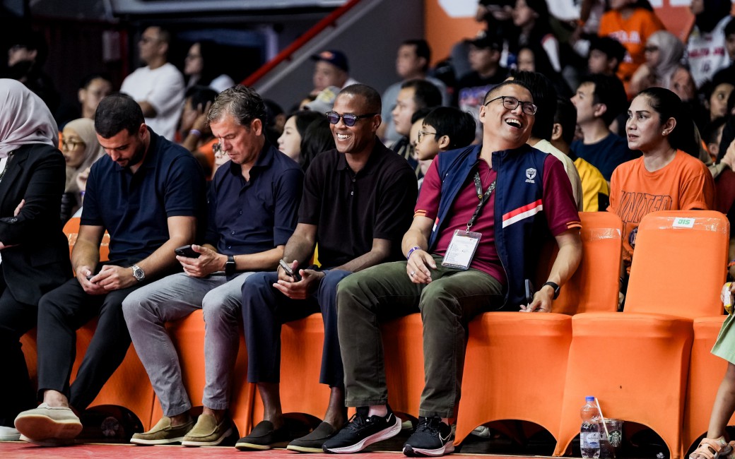 Patrick Kluivert menyaksikan IBL Finals