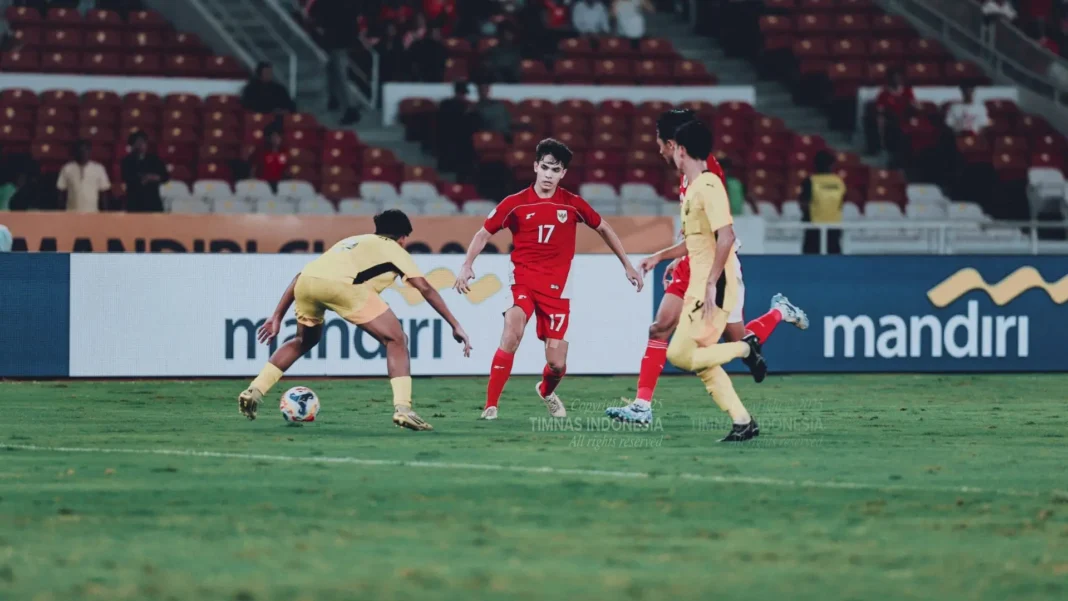 Timnas Indonesia U23 memastikan satu tiket ke semifinal Piala AFF U23 2025 meskipun ditahan imbang Malaysia dengan skor 0-0.