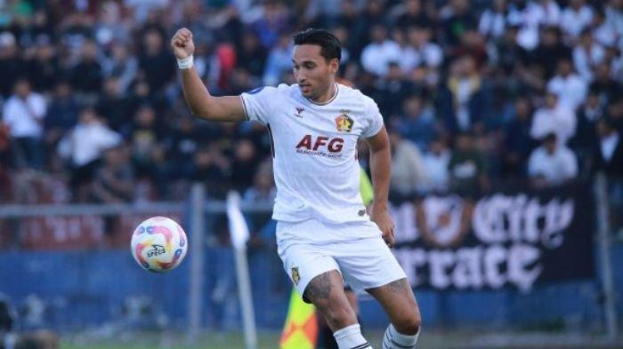 Ezra Walian