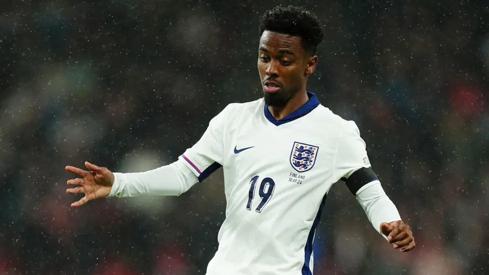 Marseille berhasil merekrut gelandang Inggris eks Manchester United, Angel Gomes setelah kontraknya di Lille berakhir.