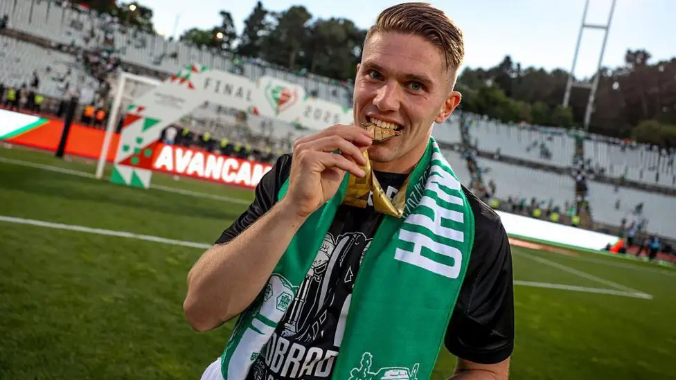 Arsenal semakin serius dalam memperkuat skuad mereka musim panas ini, dengan striker Sporting Viktor Gyokeres menjadi prioritas utama.