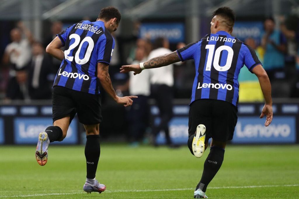 Hakan Calhanoglu Lautaro Martinez