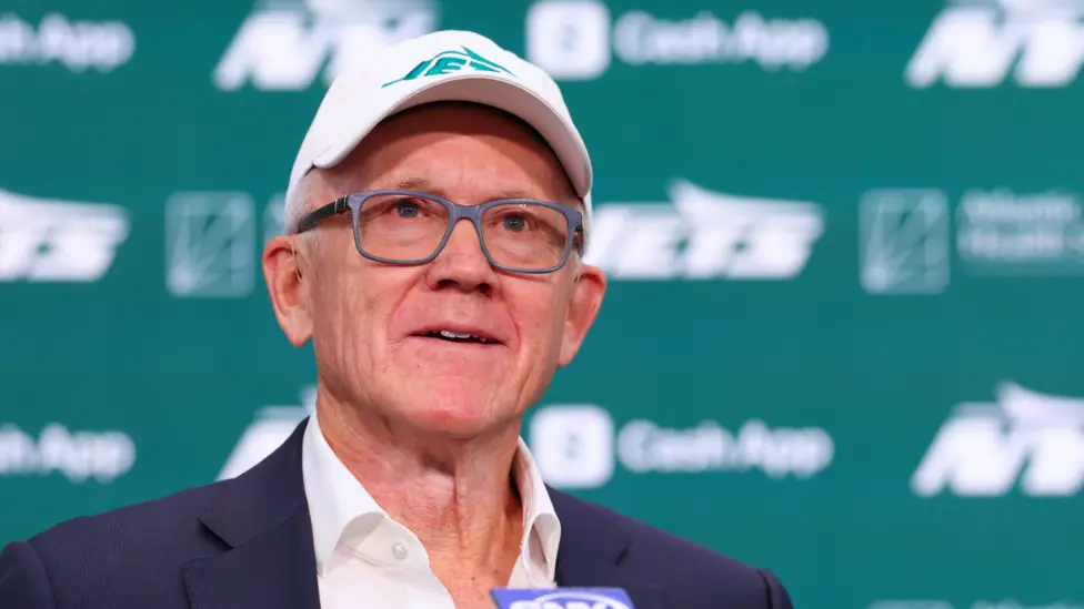 Crystal Palace secara resmi mengumumkan bahwa Woody Johnson, pemilik tim NFL New York Jets, telah mengakuisisi 43% saham klub.