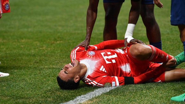 Gelandang Bayern Munich, Jamal Musiala, diprediksi akan menjalani masa pemulihan panjang setelah mengalami cedera di Ankle yang serius.