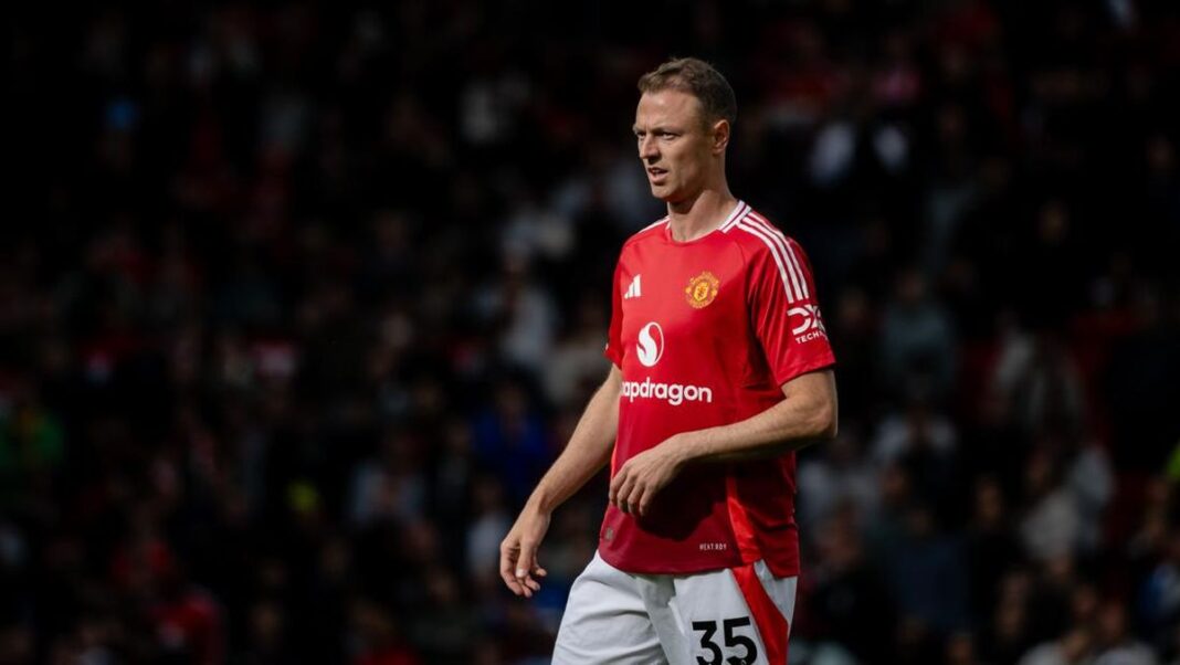 Setelah 20 tahun berkarier sebagai pemain profesional, Jonny Evans resmi mengakhiri petualangannya di lapangan hijau.