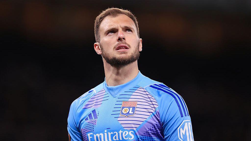 Lucas Perri tak menyembunyikan kegembiraannya setelah resmi menjadi rekrutan ketujuh Leeds United musim panas ini.