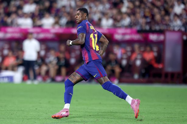 Marcus Rashford akhirnya mengenakan jersey Barcelona untuk pertama kalinya dalam laga persahabatan melawan Vissel Kobe.