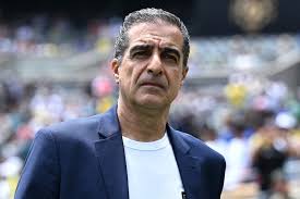 Liga Brasil dikejutkan oleh pemecatan kontroversial pelatih Botafogo, Renato Paiva, hanya sembilan bulan setelah ditunjuk.
