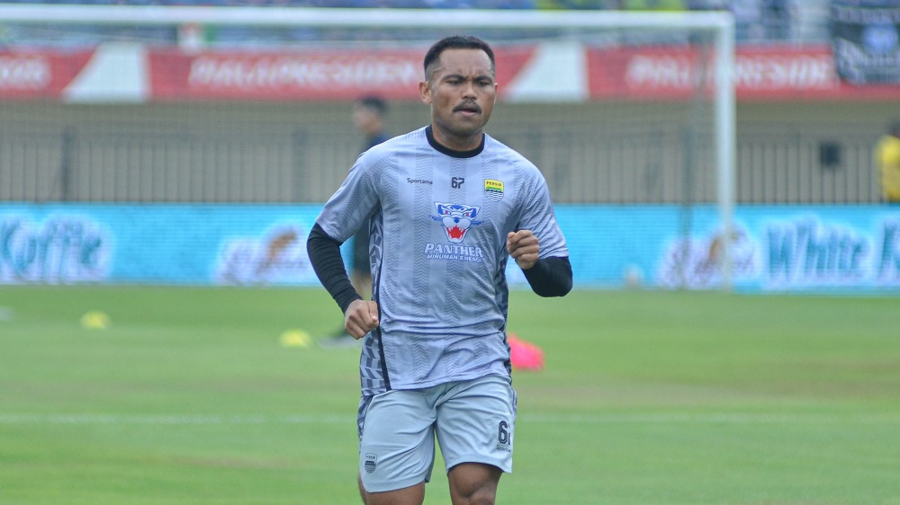 Winger baru Persib Bandung Saddil Ramdani harus menepi dari latihan akibat cedera yang dialami pada laga pra musim.
