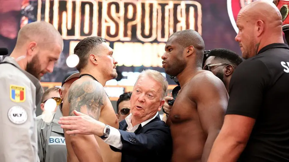 Suasana memanas dalam acara penimbangan terakhir Oleksandr Usyk (16st 3lb) dan Daniel Dubois (17st 6lb) tak terbantahkan di Wembley.