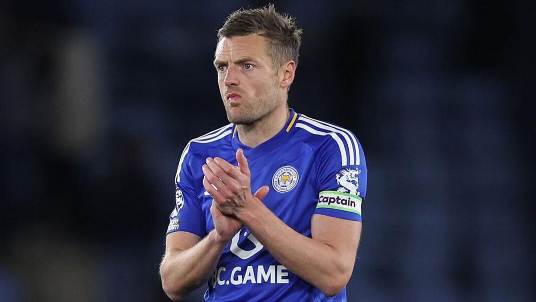Russell Martin, pelatih kepala Rangers, memberikan sinyal terbuka tentang kemungkinan mendatangkan striker legendaris Jamie Vardy ke Ibrox.