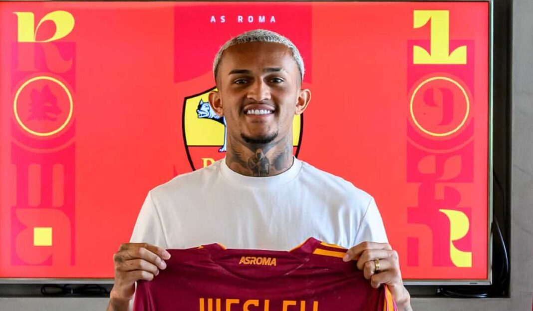 Wesley ke AS Roma.