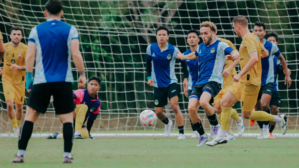 PSIM Yogyakarta terus mematangkan skuatnya dengan kembali menggelar laga uji coba dengan sesama klub kontestan Super League 2025/26.
