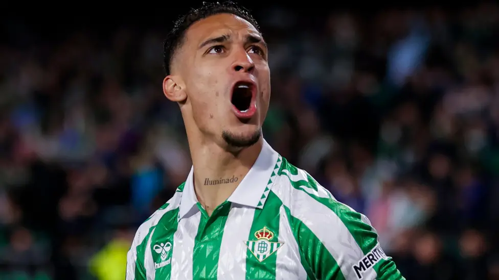 Setelah negosiasi yang berlangsung panjang, transfer Antony dari Manchester United ke Real Betis akhirnya mengalami kebuntuan.