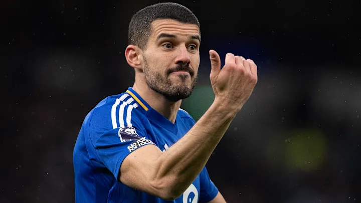 Klub Liga Championship Wrexham bersiap menyambut kedatangan bek tengah berpengalaman Conor Coady dari Leicester City.