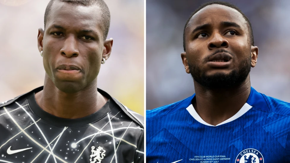 Chelsea resmi melepas dua striker andalannya, Nicolas Jackson ke Bayern Munich dan Christopher Nkunku ke AC Milan.