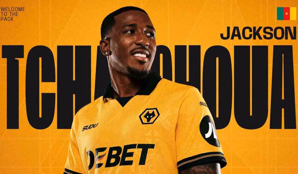 Setelah melakukan sejumlah pergerakan di bursa transfer, Wolves kembali mengumumkan perekrutan pemain anyar, Jackson Tchatchoua.