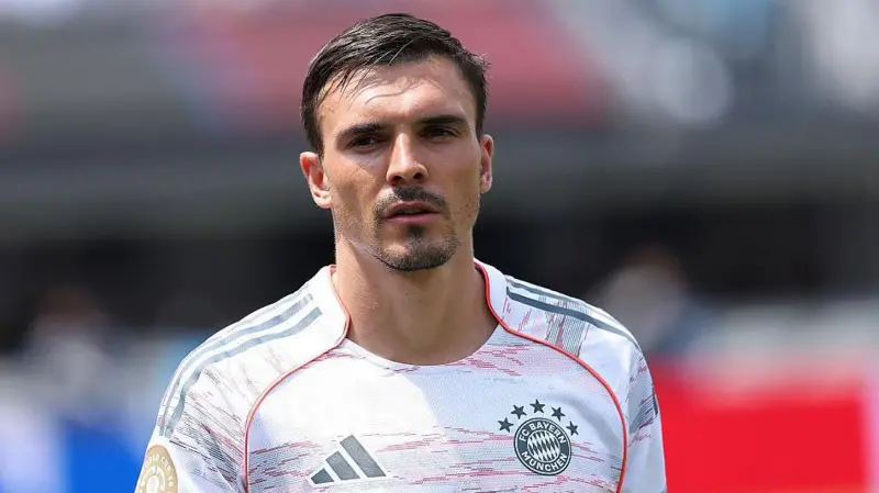 Klub Premier League Tottenham Hotspur sedang menjajaki opsi peminjaman gelandang Bayern Munich, Joao Palhinha.