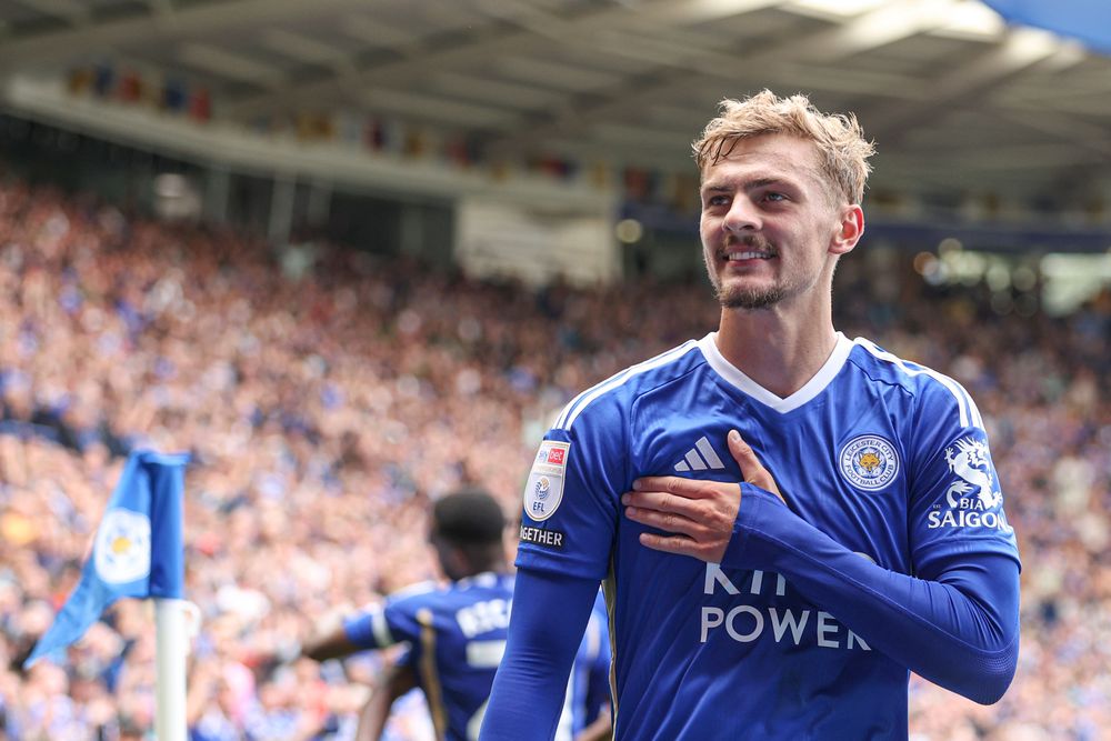 The Toffees telah mengumumkan transfer gelandang Kiernan Dewsbury-Hall dari Chelsea dengan kesepakatan senilai sekitar £28 juta.