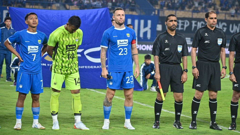 Laga panas berlangsung di Stadion Gelora Bandung Lautan Api ketika Persib Bandung harus berjuang keras melawan Manila Digger FC.