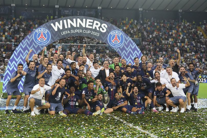 Lima menit lagi, Tottenham unggul 2-0 atas PSG, sang juara Eropa, Piala Super hampir berpindah ke London utara—hingga segalanya berubah.
