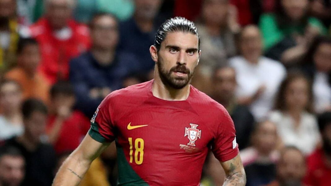 Nomor punggung 21 yang dikenakan oleh mendiang Diogo Jota selama membela Timnas Portugal kini secara resmi diwariskan kepada Ruben Neves.