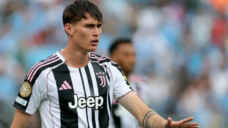 Nottingham Forest telah mengamankan bek muda Italia, Nicolo Savona, dari Juventus dengan kesepakatan senilai hingga £13,4 juta.