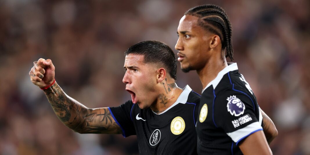 Bertandang ke markas West Ham United, Chelsea tampil perkasa dengan mencetak lima gol berbalas satu, mereka pun membawa pulang tiga poin.