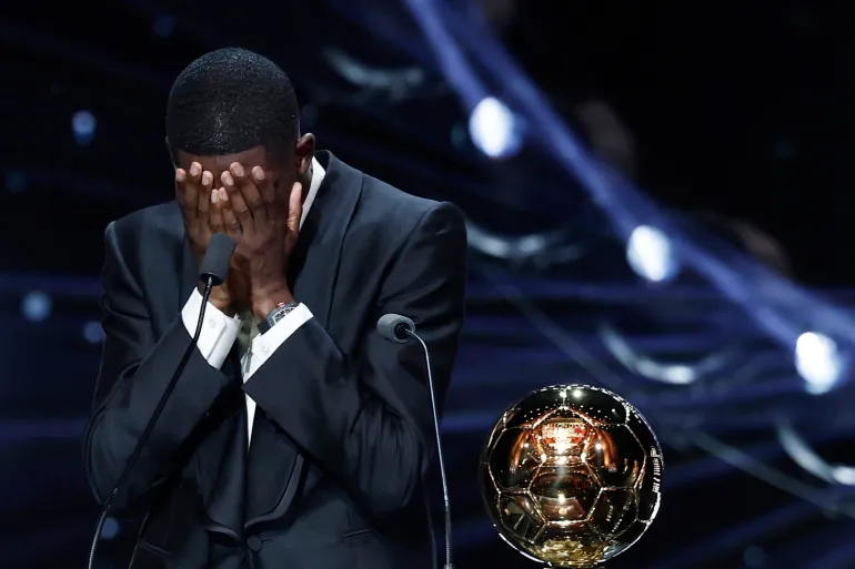 Di tengah kemilau penghargaan Ballon d'Or yang digelar di Paris, Ousmane Dembele dari PSG akhirnya berhasil mengamankan trofi pertamanya.