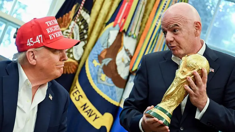 Presiden Amerika Serikat Donald Trump mengancam akan memindahkan lokasi pertandingan Piala Dunia 2026 ke kota yang kurang aman.