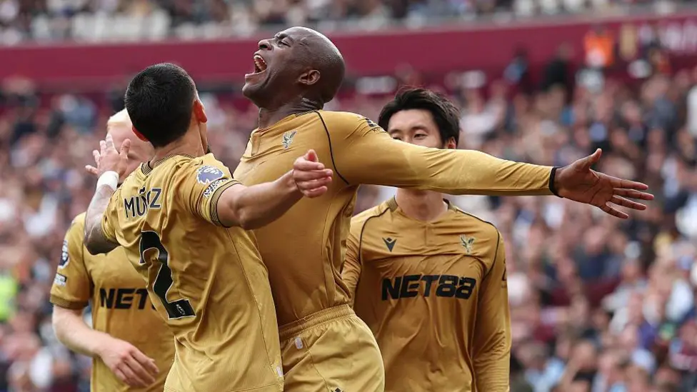 Crystal Palace berhasil mengalahkan West Ham dalam laga yang memperburuk tekanan pada pelatih Graham Potter.